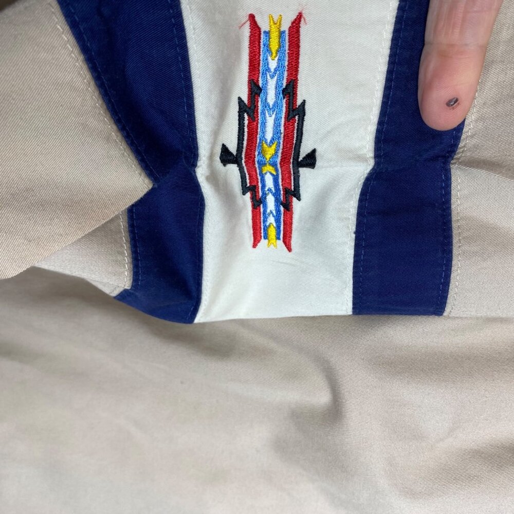 VTG Wrangler Beige/Blue Color block Embroidered southwestern Snap shirt XL - Picture 6 of 9